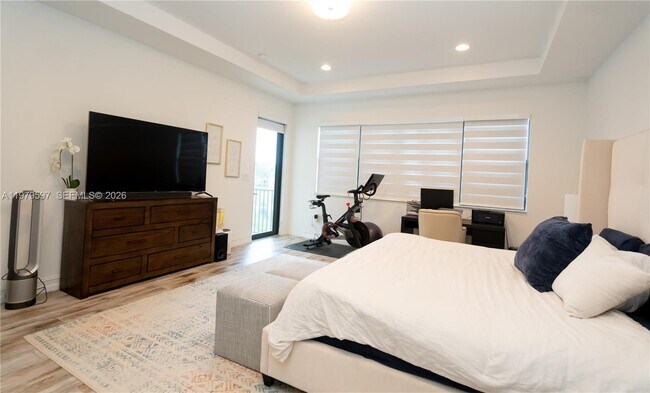 Building Photo - 11826 SW 13th Ct