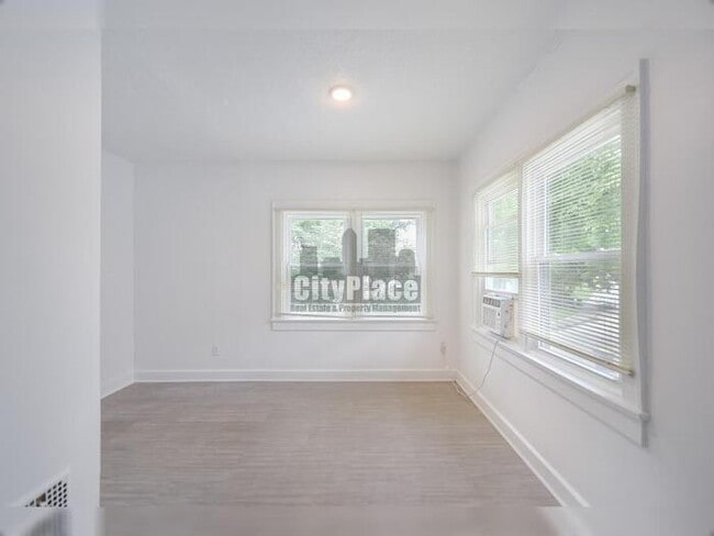 Building Photo - 3261 Carrollton Ave