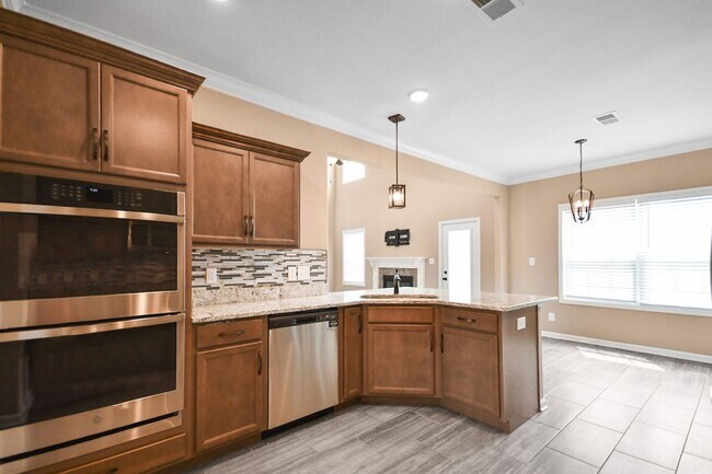 Building Photo - Pet Friendly Four Bedroom!
