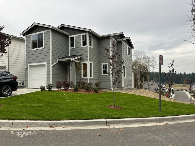 Building Photo - 9421 Fairhaven Cir NE
