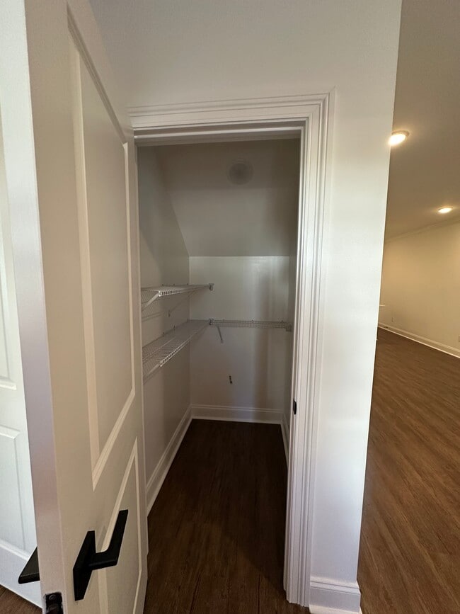 Building Photo - 1 Cottage Grove Dr