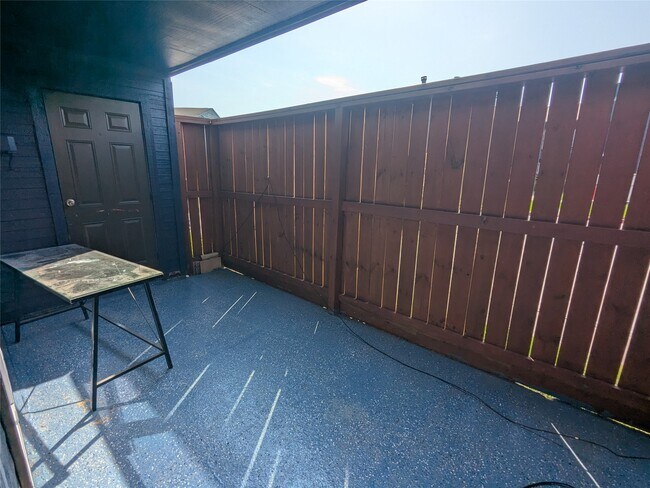 Building Photo - 13480 S Thorntree Dr