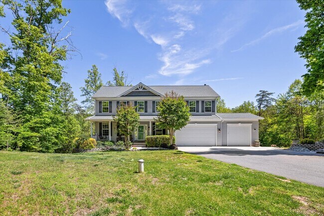 Building Photo - Gorgeous 5 Bed 3.5 Bathroom in Stafford, VA