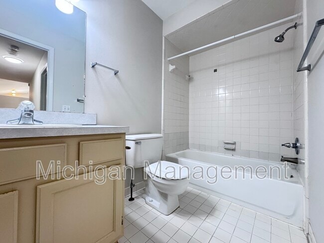 Building Photo - 173 Algansee Dr