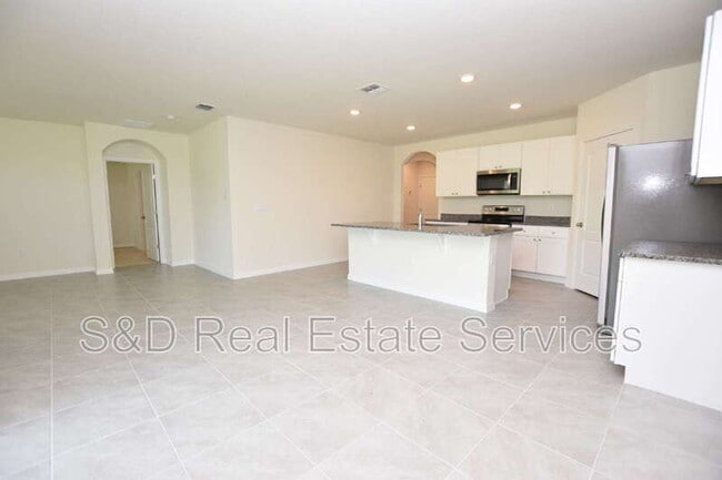 Building Photo - 5552 Siltstone St