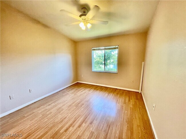 Building Photo - 8274 Key Royal Cir