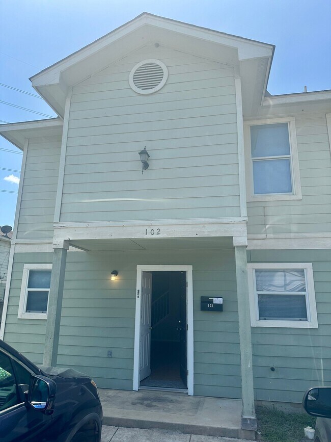 Building Photo - 768 Avondale Ave