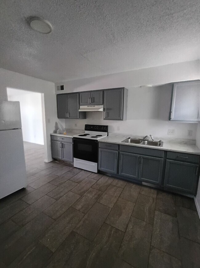 Building Photo - 3 Bedroom, 1.5 Bath Apartment for Rent – Waldron, AR