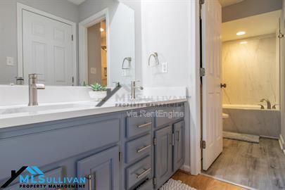 Building Photo - 106 Elmwood Cir