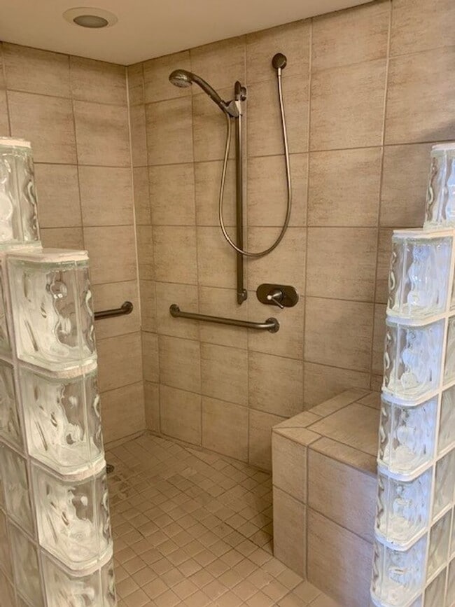 Building Photo - Mostly Furnished 2BR/2BA Condo – Ocean & M...