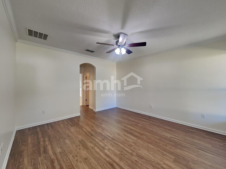 Building Photo - 2532 Creekfront Dr