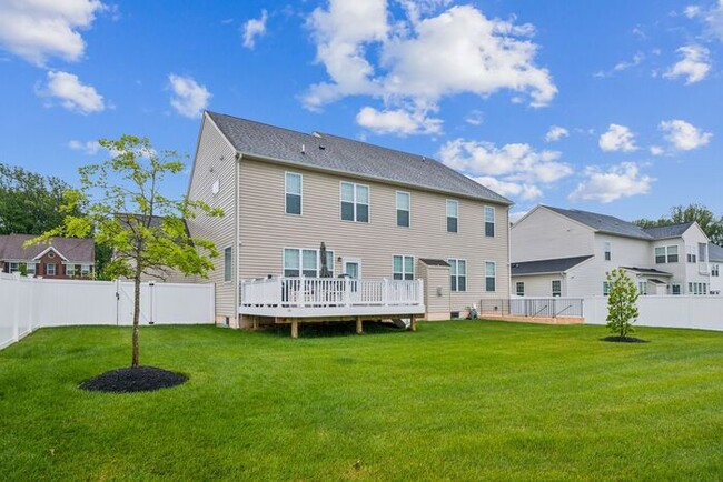 Building Photo - 5808 Savannah Dr