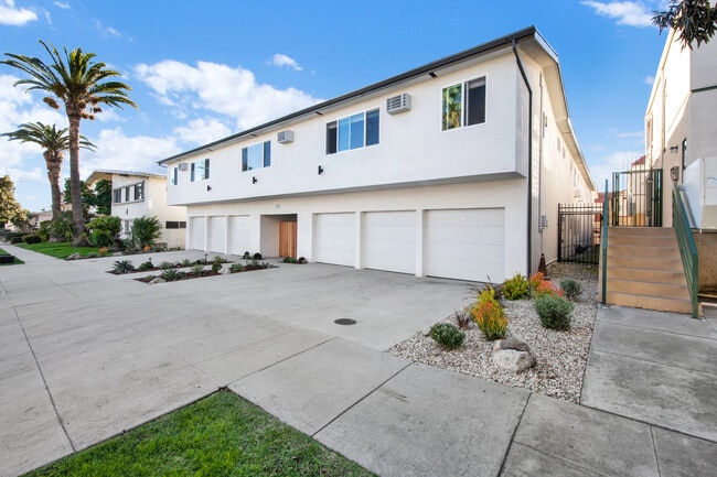 Building Photo - Belmont Manor Apartments