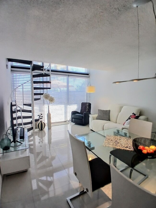 Building Photo - 1830 Embassy Dr