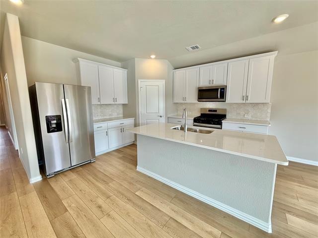 Building Photo - 2104 Rannoch St