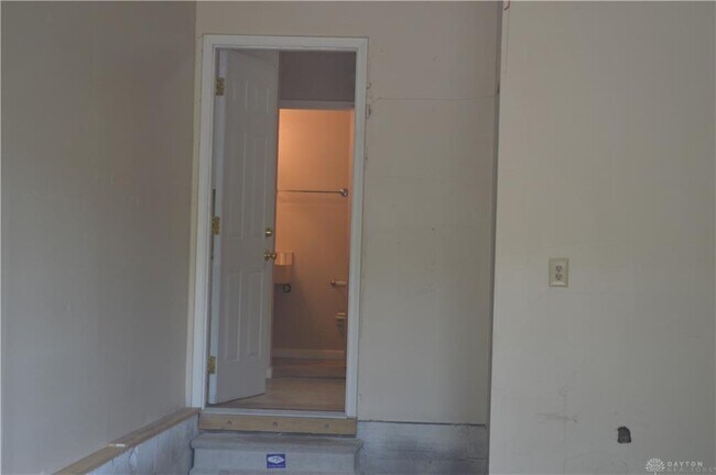 Building Photo - 1217 Robbins Run Ct