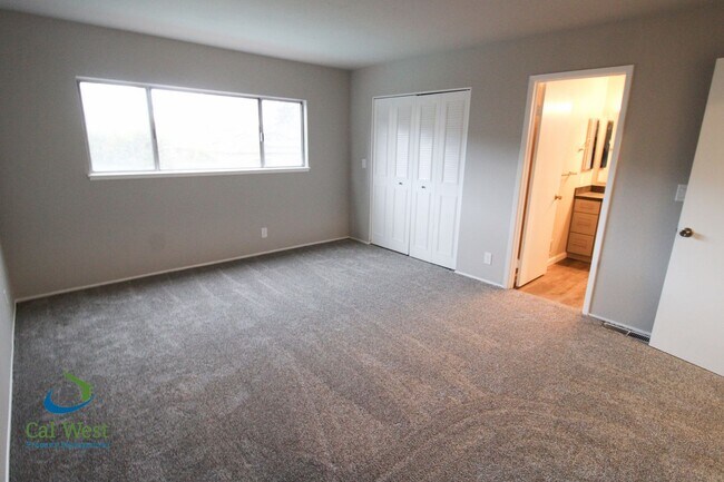 Building Photo - $5095 - COMING SOON! Large spacious updated 4 Bed/2.5 Bath Home With Pool in San Jose