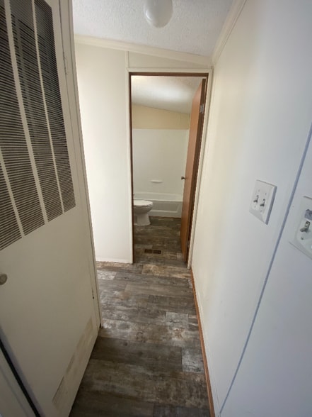 Building Photo - 4215 Deems St