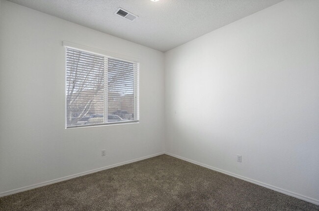 Building Photo - 1143 Desert Sunflower Dr NE