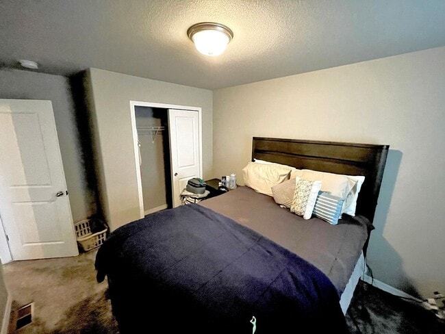 Building Photo - 7870 Bone Crk Pt