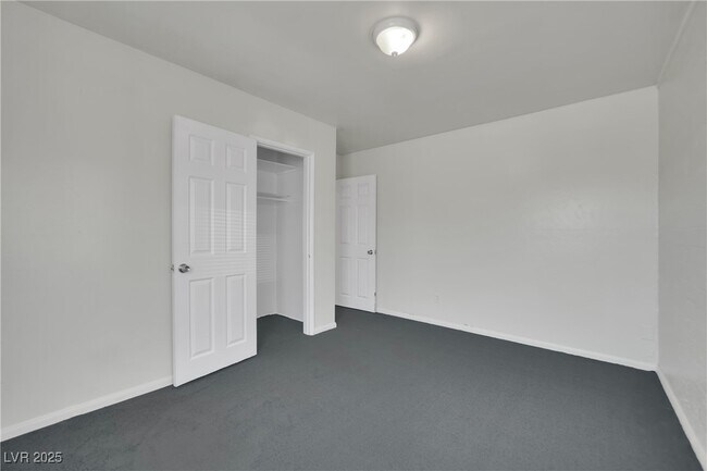 Building Photo - 2016 Linden Ave