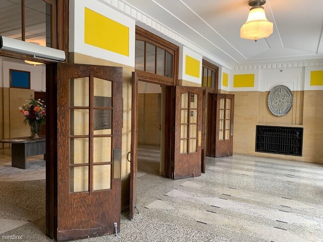 Building Photo - 751 2nd Ave S