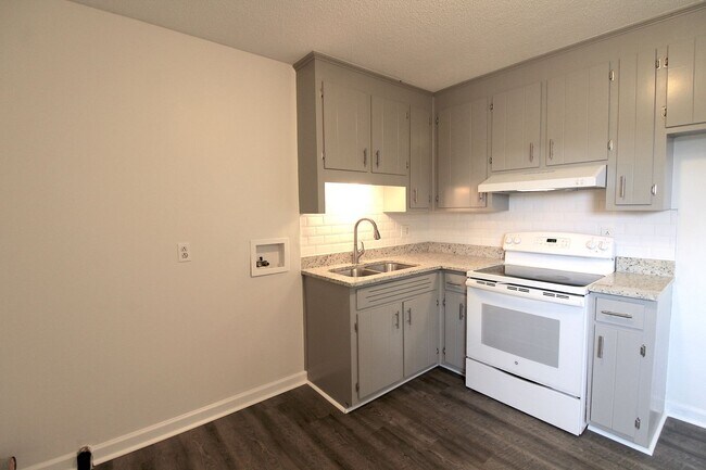 Building Photo - 3 Bedroom home with a Full Basement in Indian Trail!