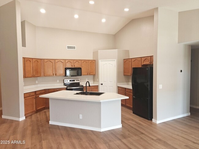 Building Photo - 3735 E Rousay Dr