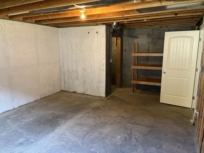 Building Photo - 1207 Aubreis Way