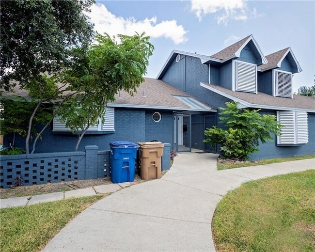 Building Photo - 426 Rossiter St