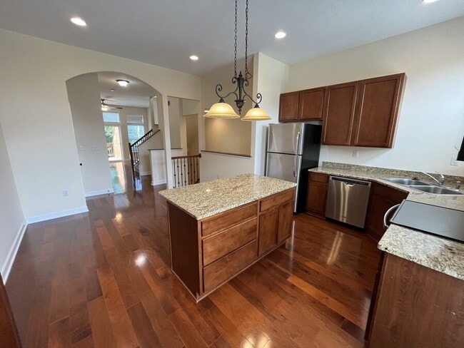 Building Photo - 39 Grandview Dr