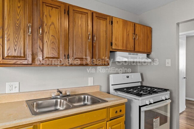Building Photo - 10721 Spring Garden Dr