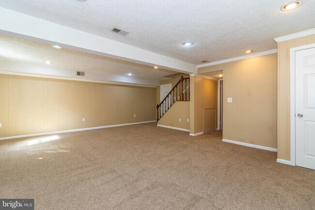 Building Photo - 5581 Ann Peake Dr