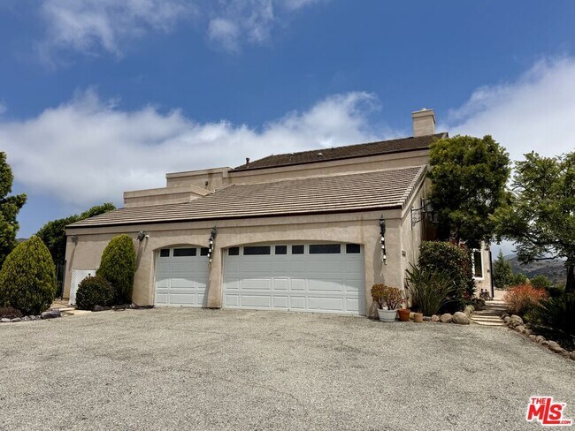 Building Photo - 10827 Pacific View Dr