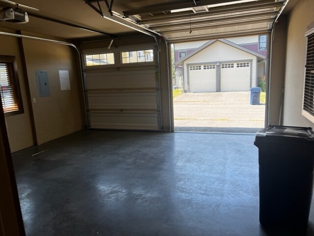 Double Car Garage - 383 N Ferguson Ave