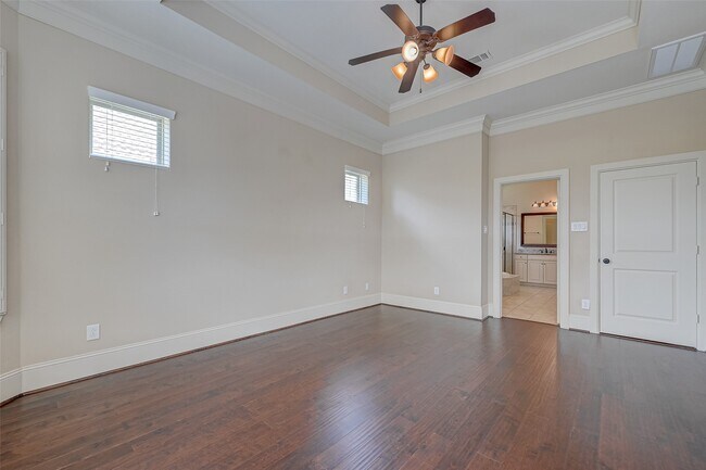 Building Photo - 10323 Hatcher Dr