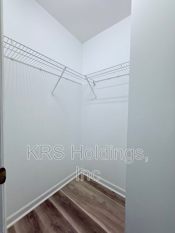 Building Photo - 613 Flaherty Ave