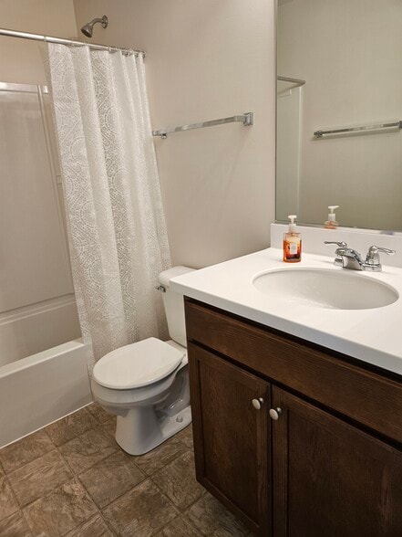 HALL BATH - 1267 Da Vinci Dr