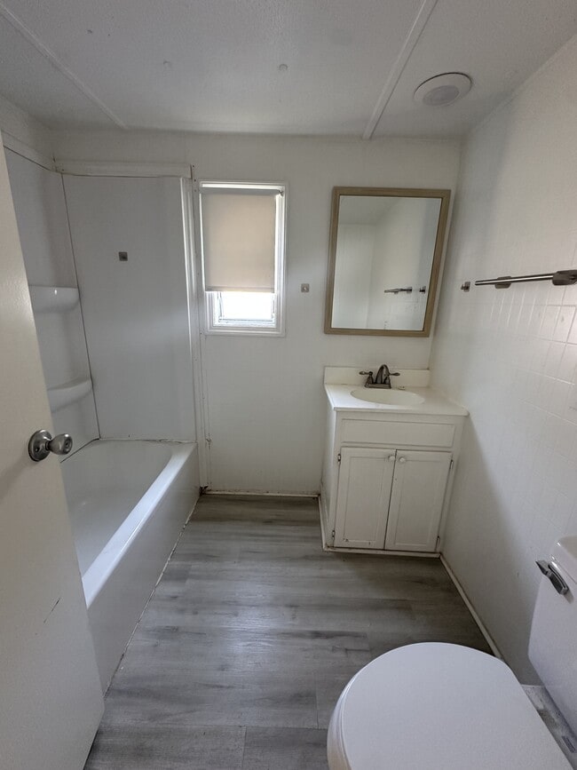 Building Photo - 7960 Reynolda Rd