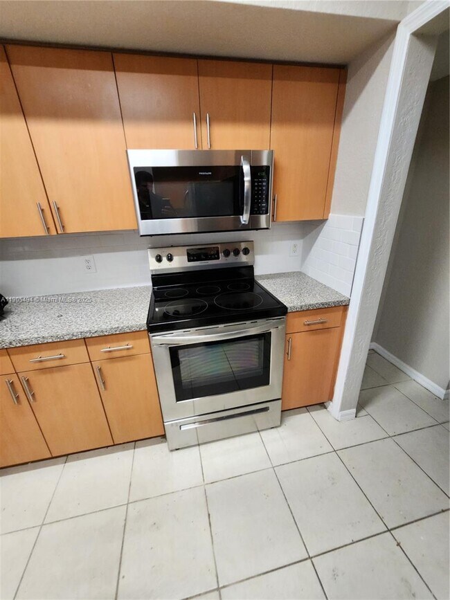 Building Photo - 1212 Belmont Ln