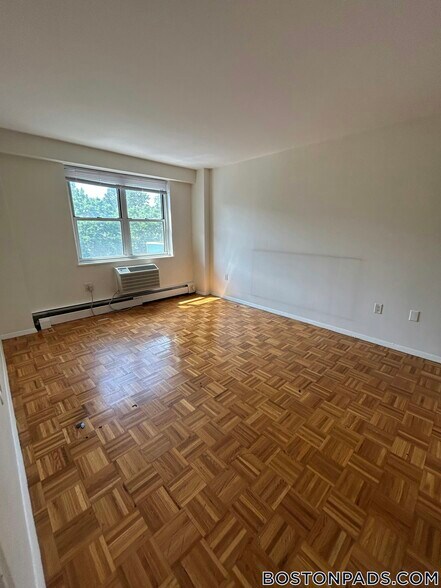 Building Photo - 185 Freeman St