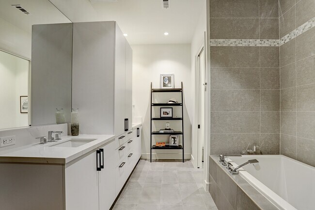 Building Photo - 4521 San Felipe St