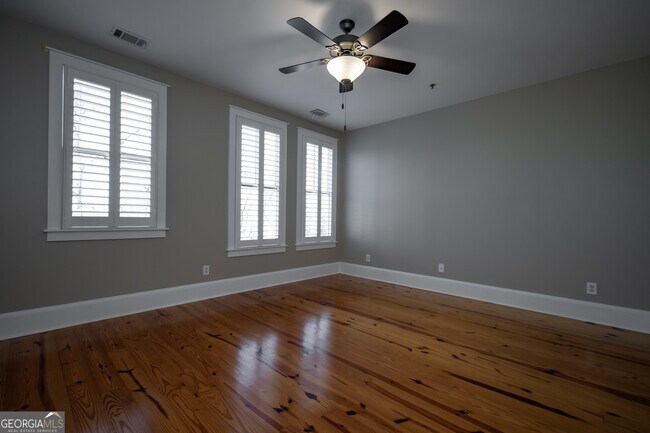 Building Photo - 83 Charter Oak Dr