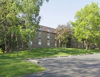 Building Photo - Cedarwood West Apartments