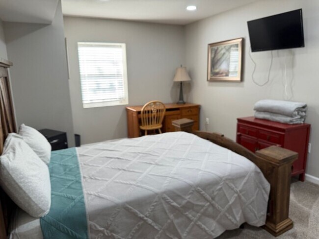 Building Photo - Dandridge 37725 - FULLY FURNISHED 3 bedroom, 2 bath Updated Basement Ranch on 1+ Acre. Pets Welco...