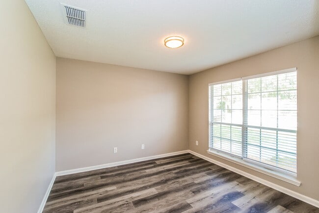 Building Photo - 7686 Fawn Lake Dr S