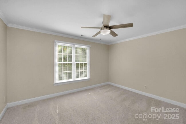 Building Photo - 1202 Coachman Dr