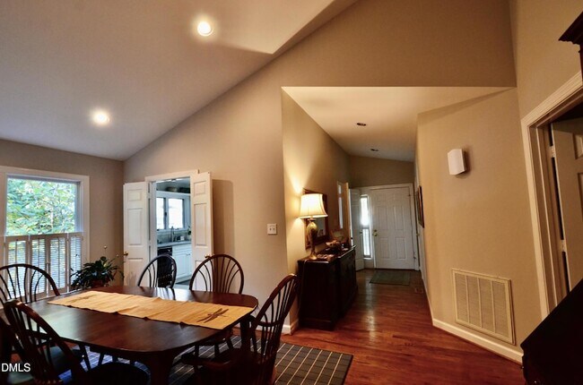 Building Photo - 531 Weathersfield