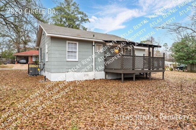 Building Photo - Charming Renovated 3-Bedroom Home in Prime...