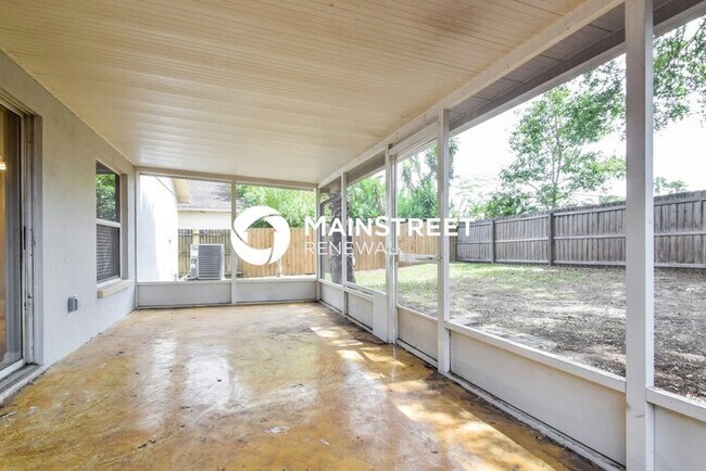 Building Photo - 4 Bedroom Pet-Friendly Home in Valrico, FL with Main Street Renewal